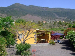 Apartamento B, A/A, WiFi, Equipado, vista a la montaña, La Palma